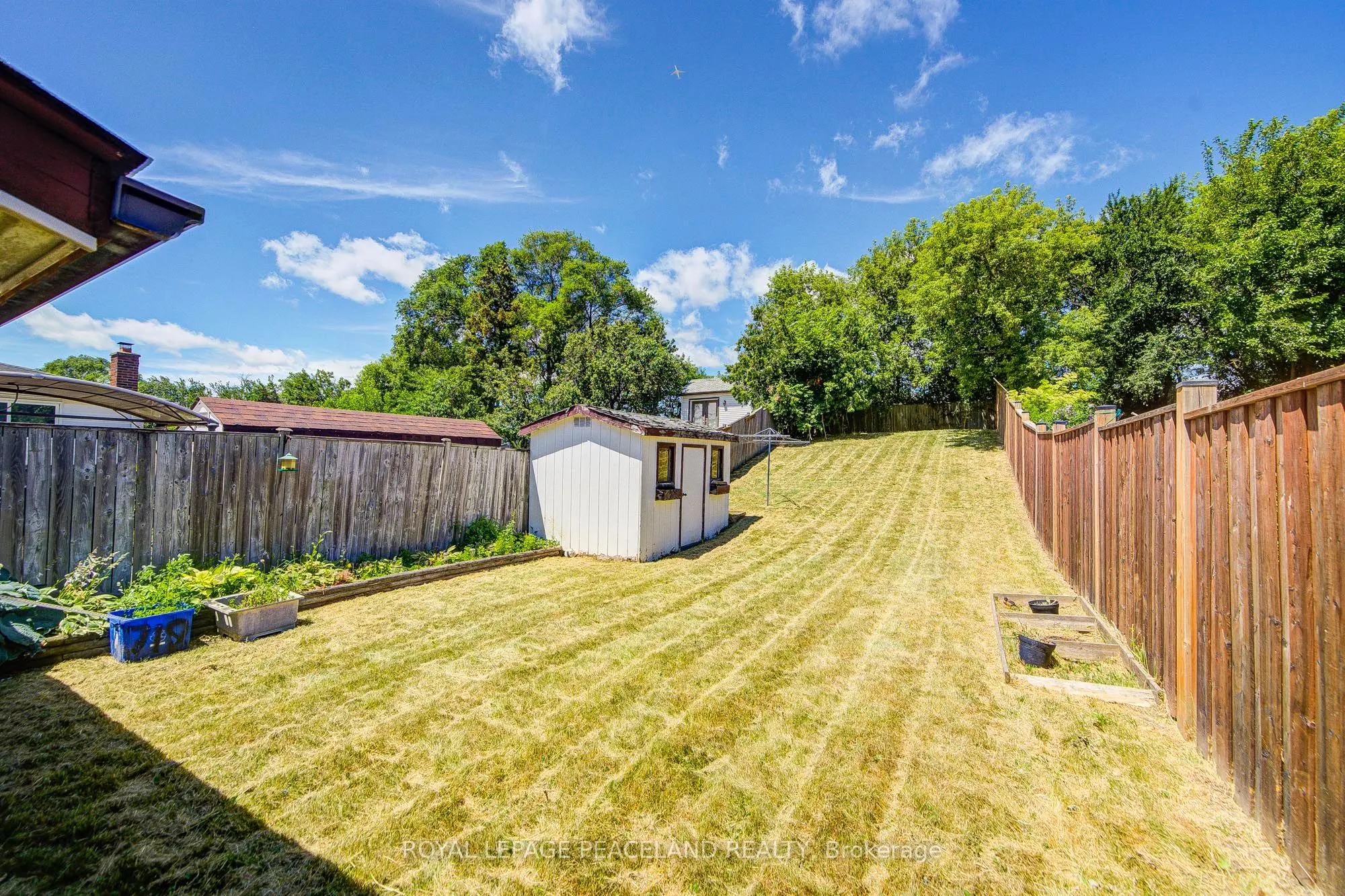 718 Eaglemount Crescent