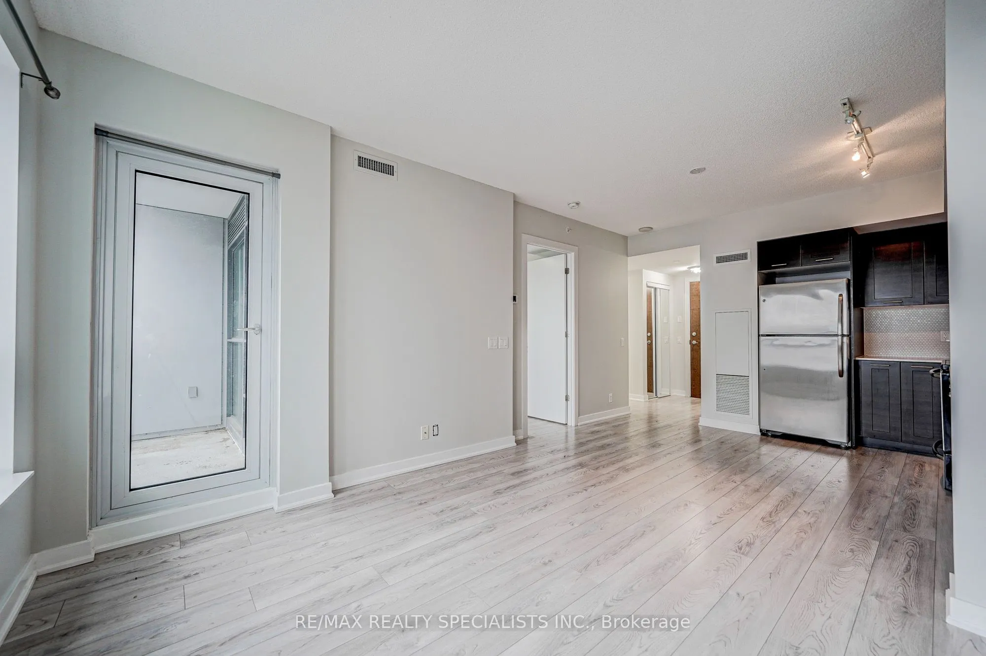 2220 Lakeshore Boulevard W, #601