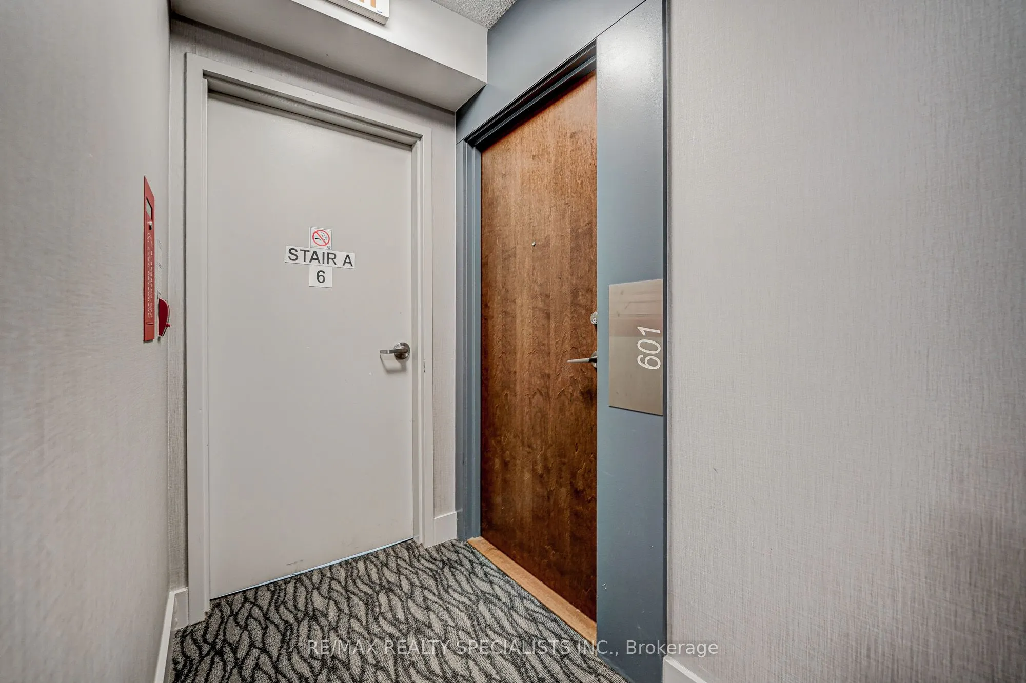 2220 Lakeshore Boulevard W, #601
