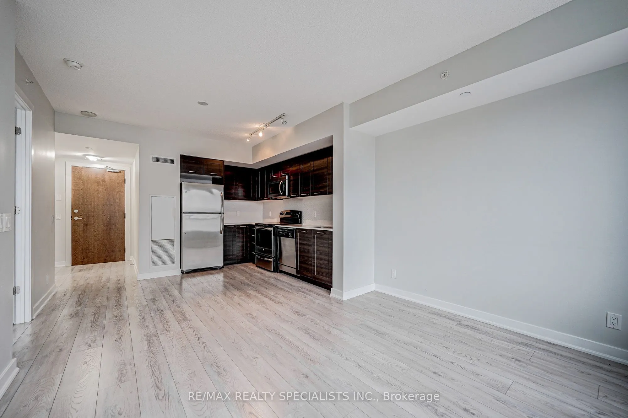 2220 Lakeshore Boulevard W, #601
