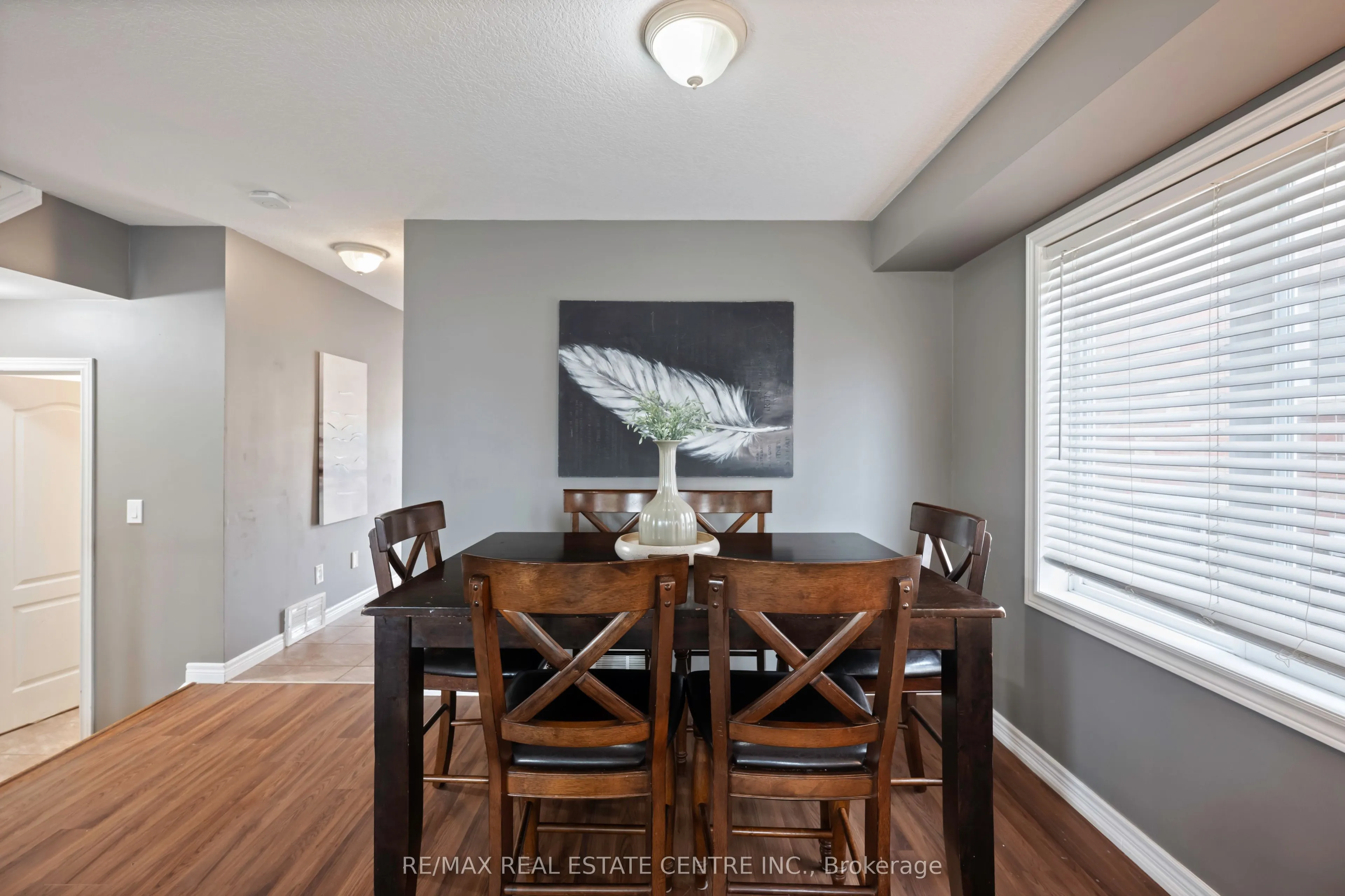 6 Maude Court