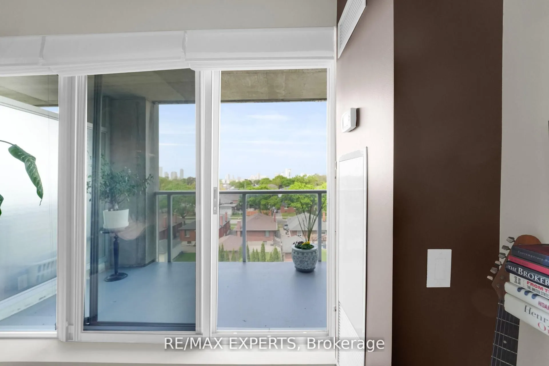 1050 The Queensway, #516