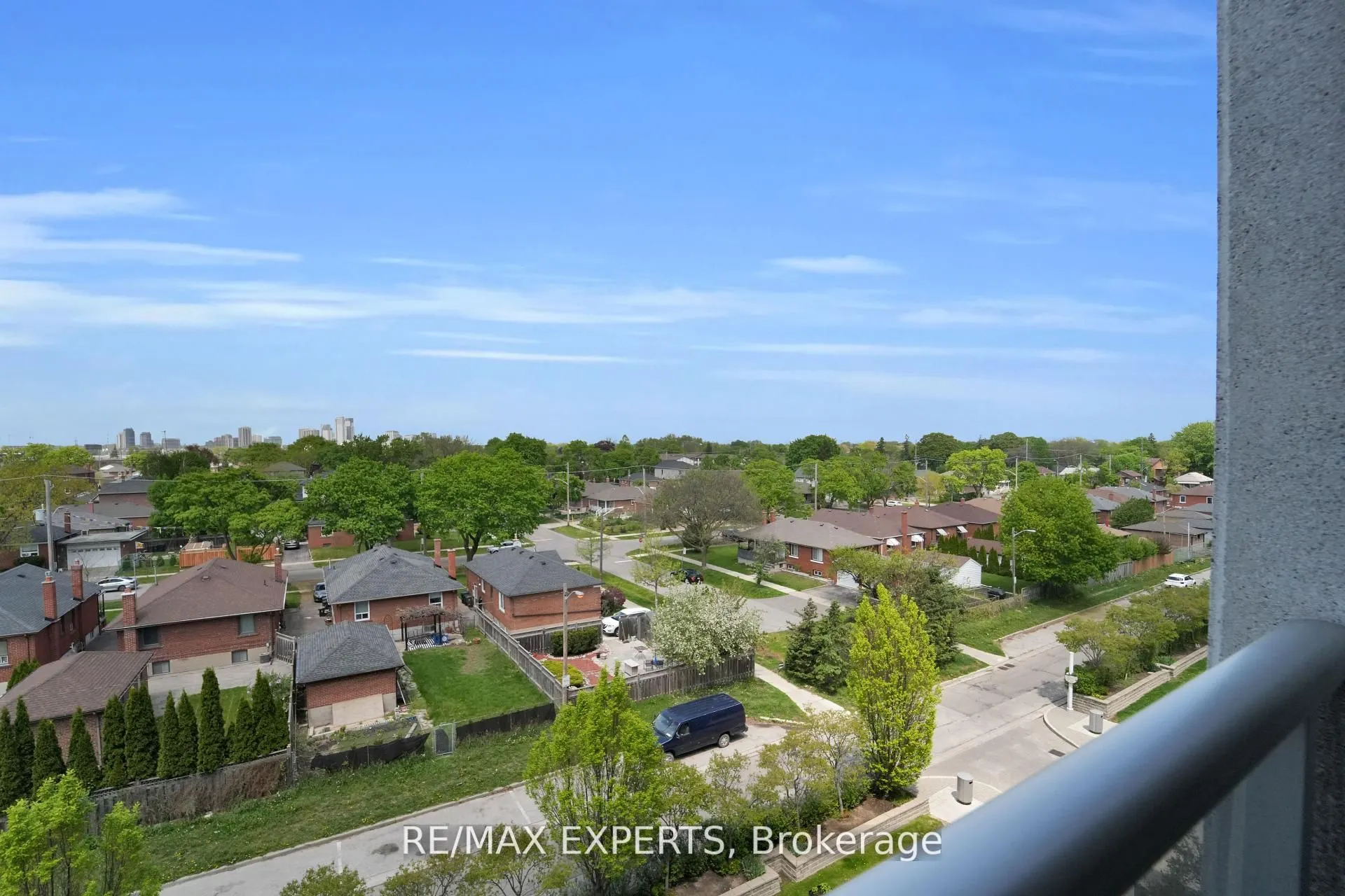 1050 The Queensway, #516