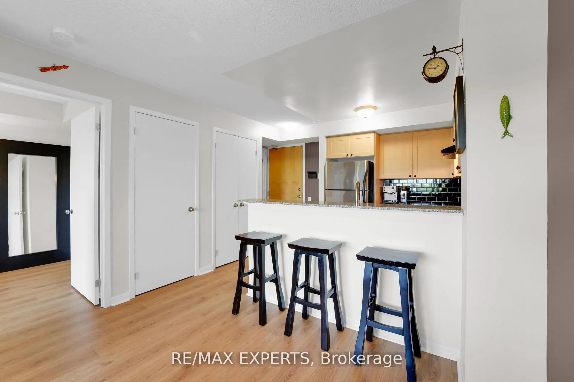 1050 The Queensway, #516