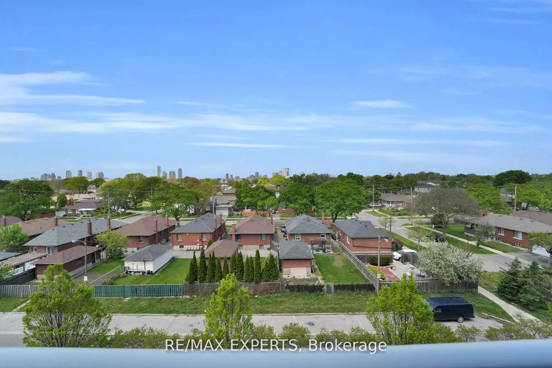 1050 The Queensway, #516