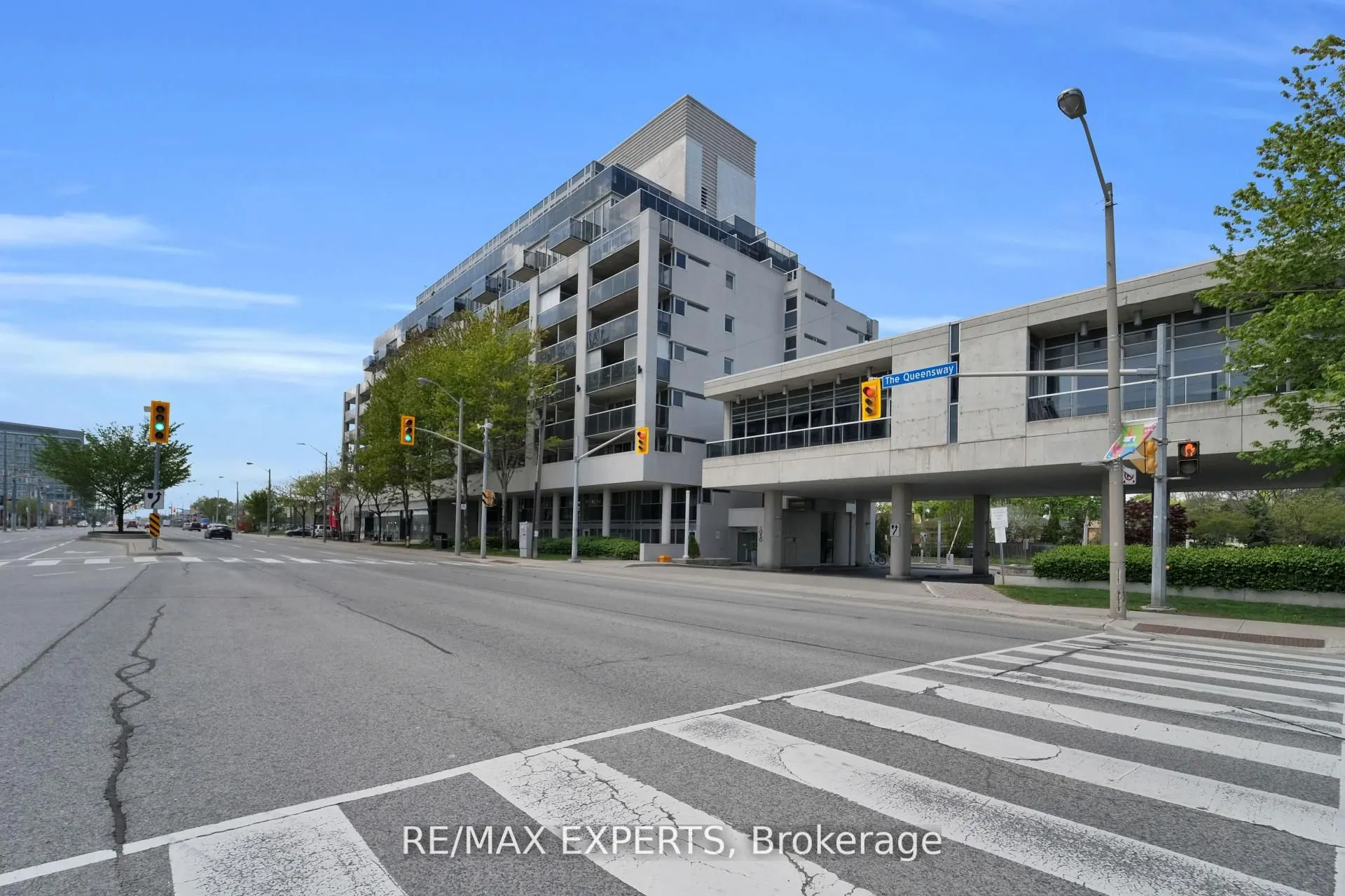 1050 The Queensway, #516