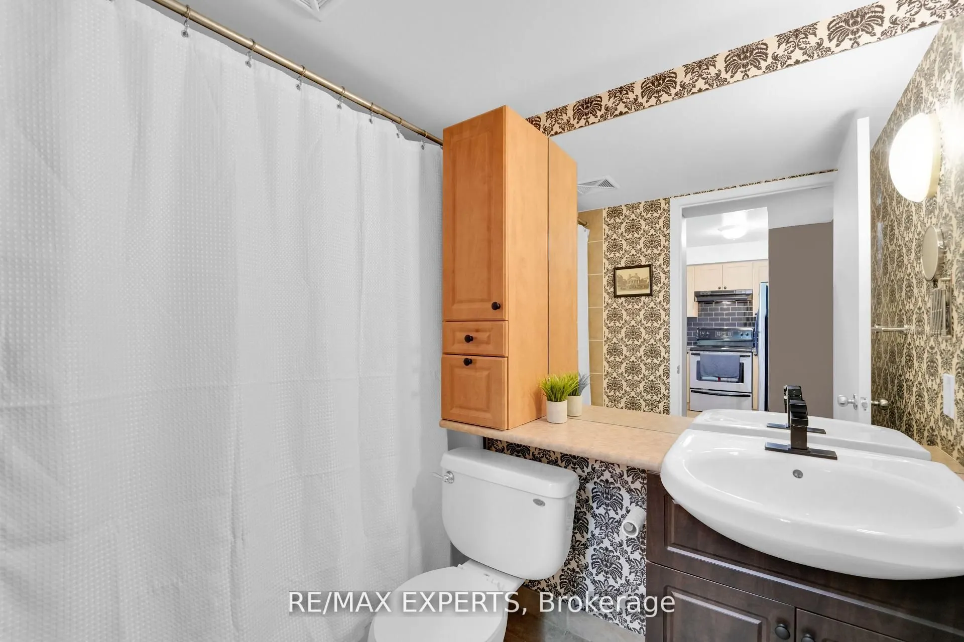 1050 The Queensway, #516