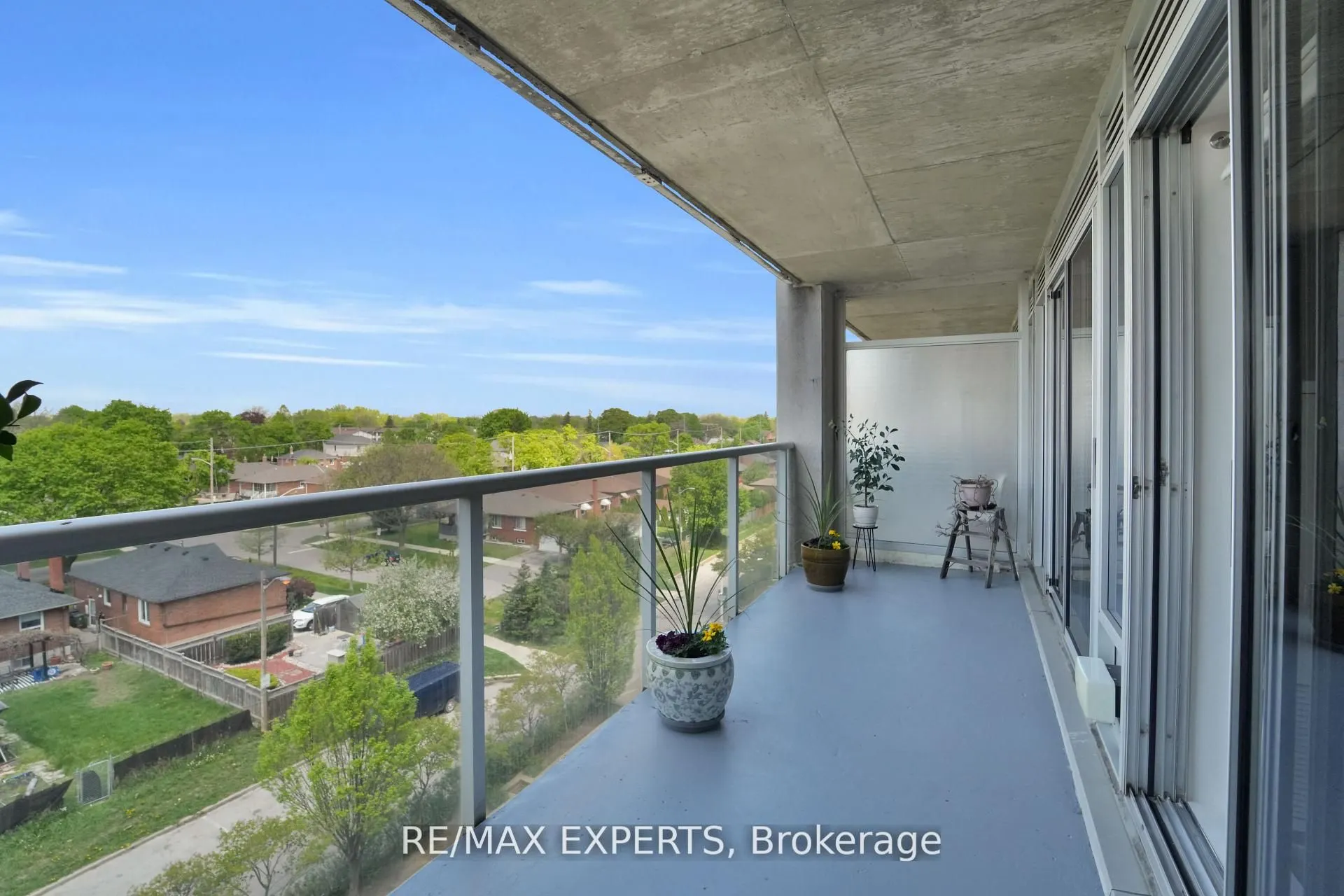 1050 The Queensway, #516