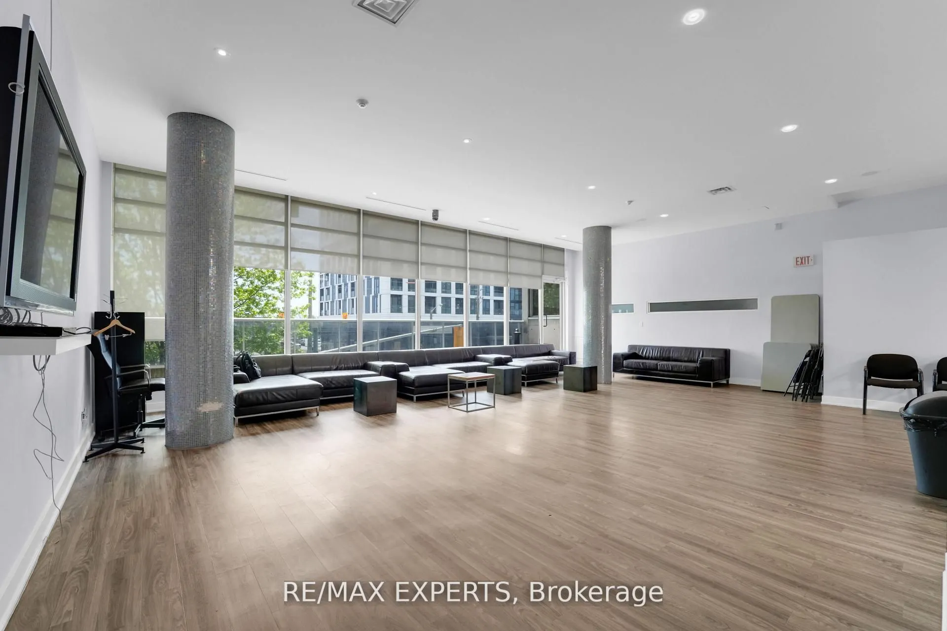 1050 The Queensway, #516