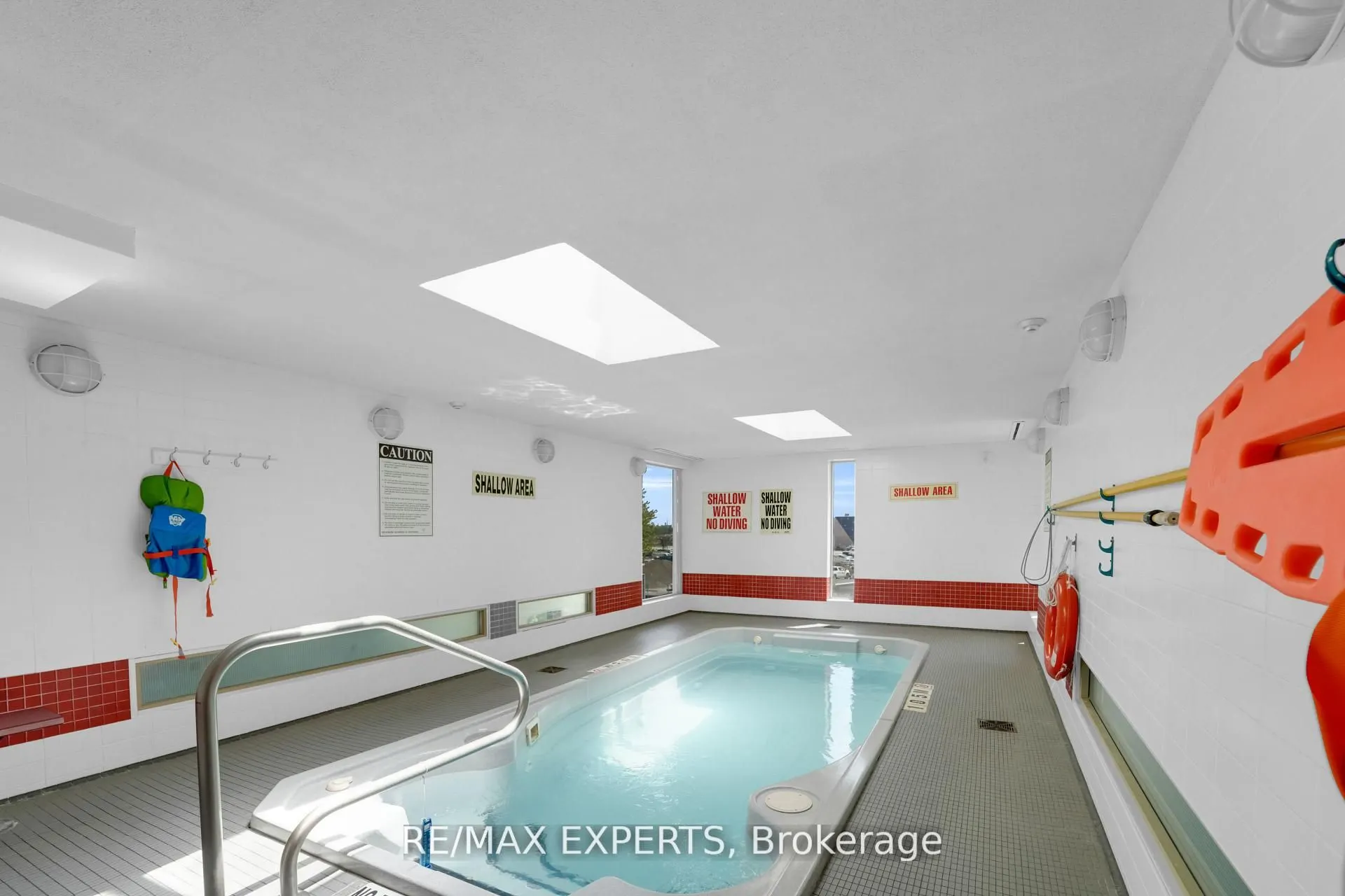 1050 The Queensway, #516