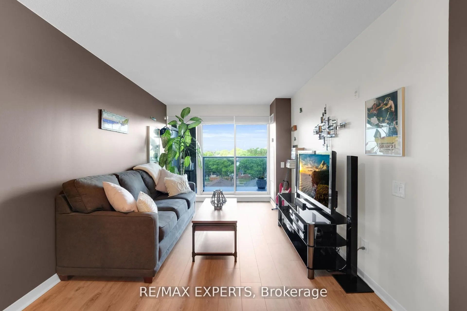 1050 The Queensway, #516