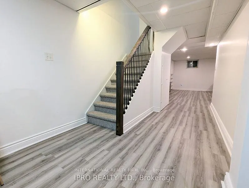 52 Vodden Court, #52