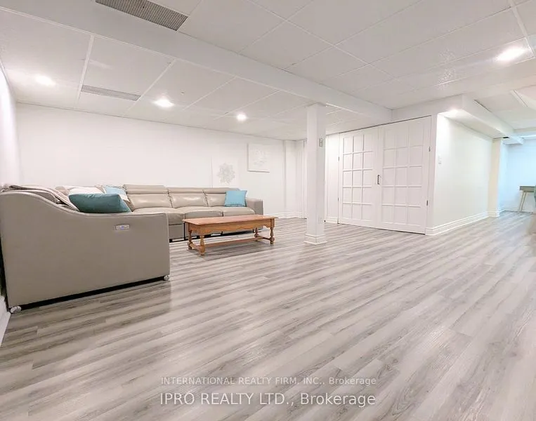 52 Vodden Court, #52