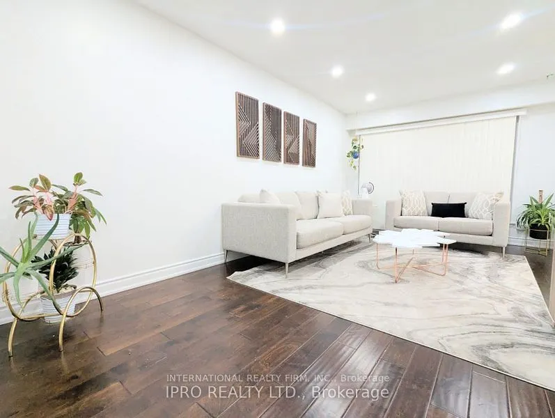 52 Vodden Court, #52