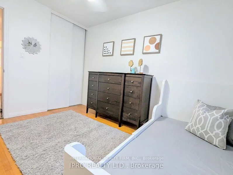 52 Vodden Court, #52