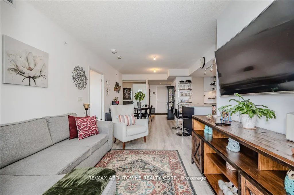 26 Gibbs Road, #926