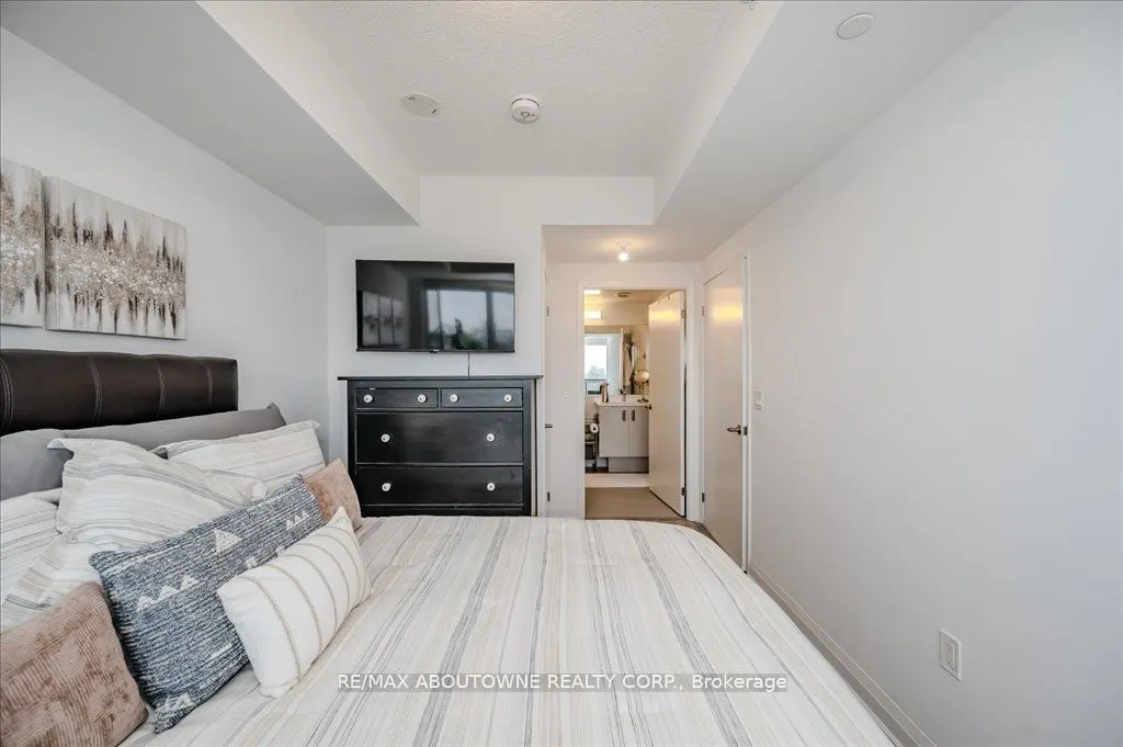 26 Gibbs Road, #926