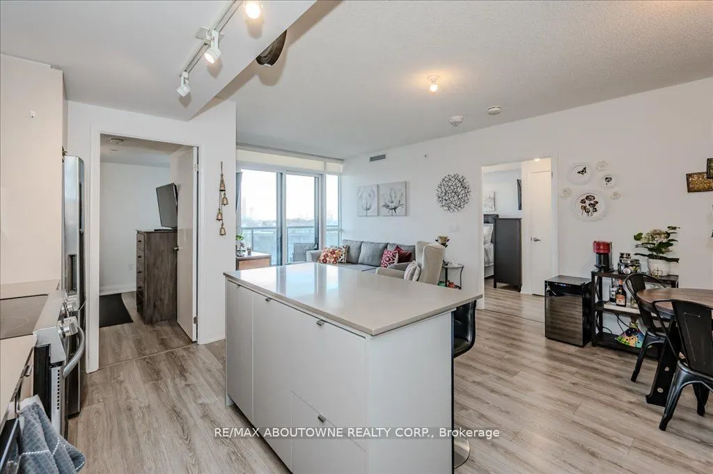 26 Gibbs Road, #926