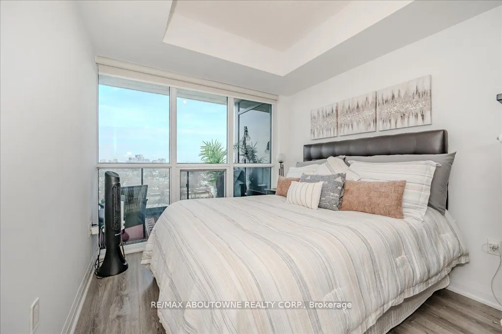 26 Gibbs Road, #926