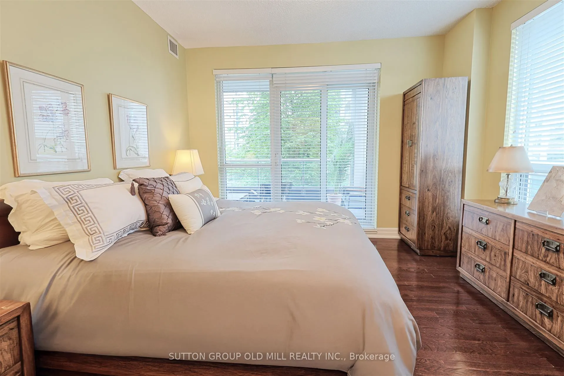 2087 Lake Shore Boulevard W, #305