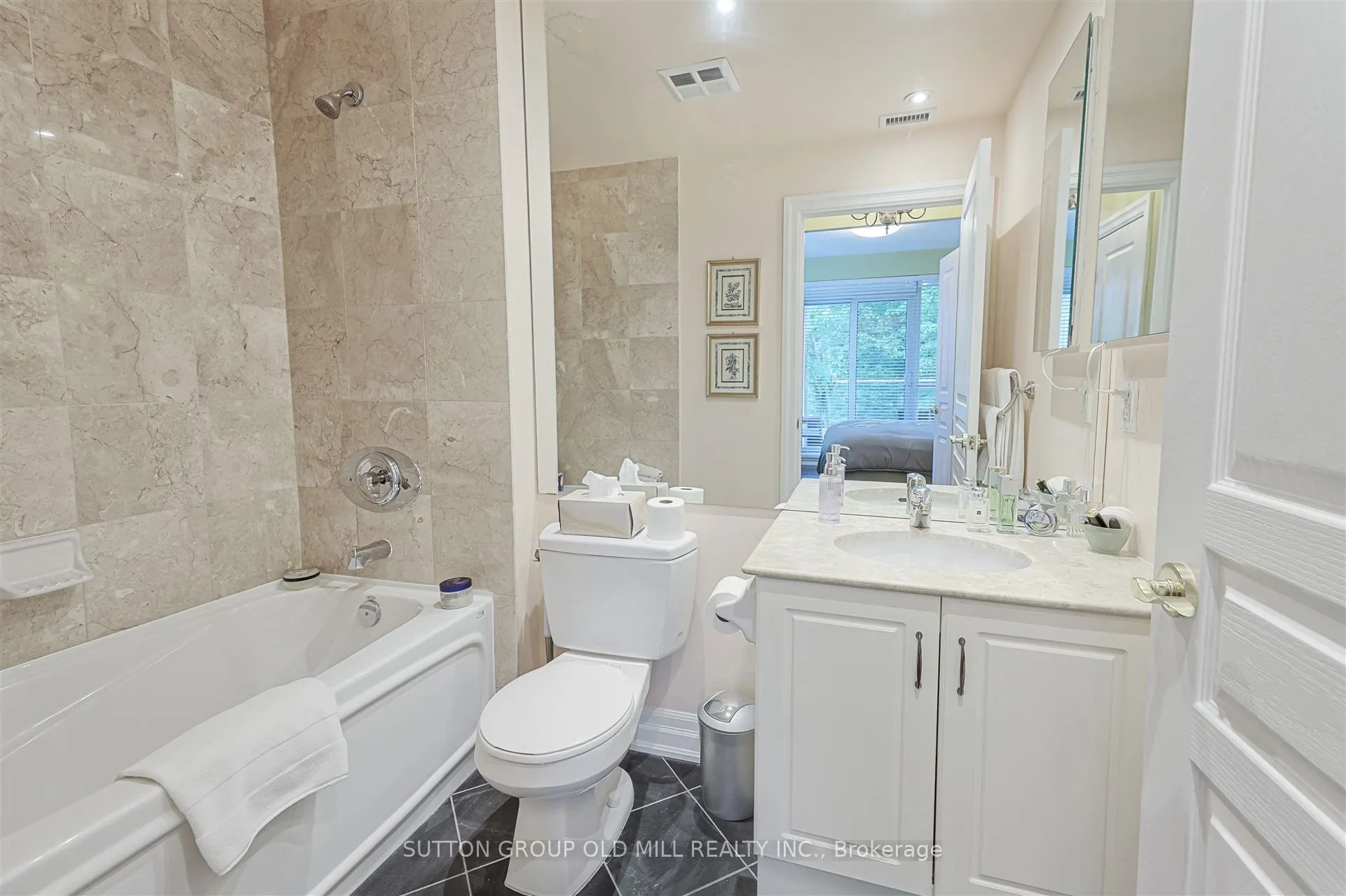 2087 Lake Shore Boulevard W, #305