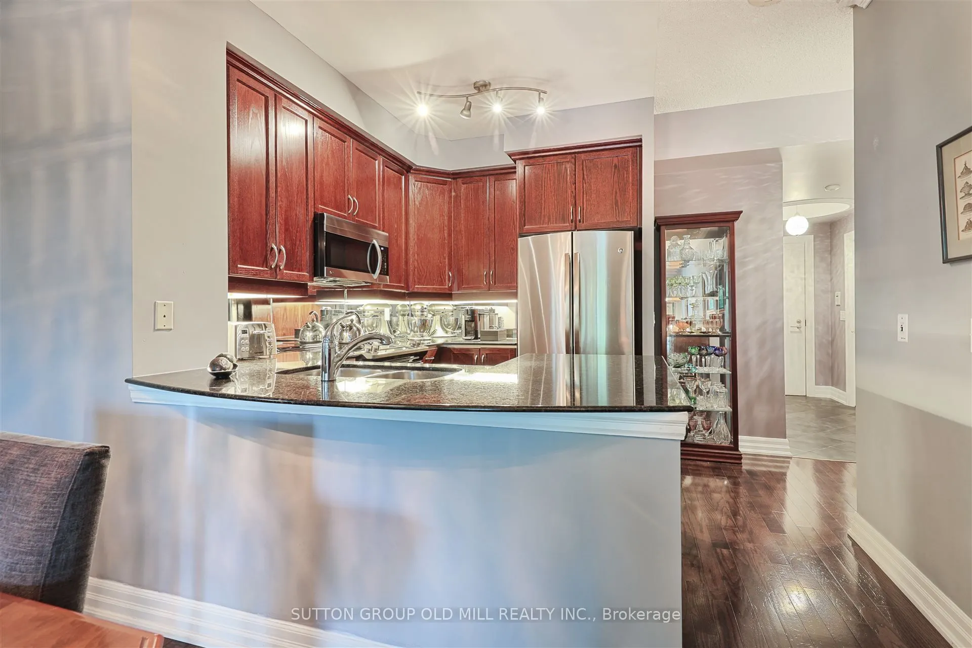 2087 Lake Shore Boulevard W, #305