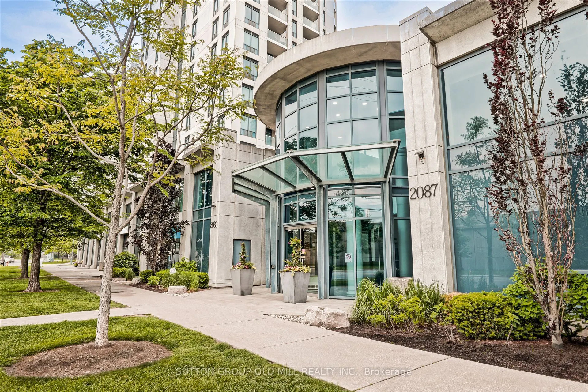 2087 Lake Shore Boulevard W, #305