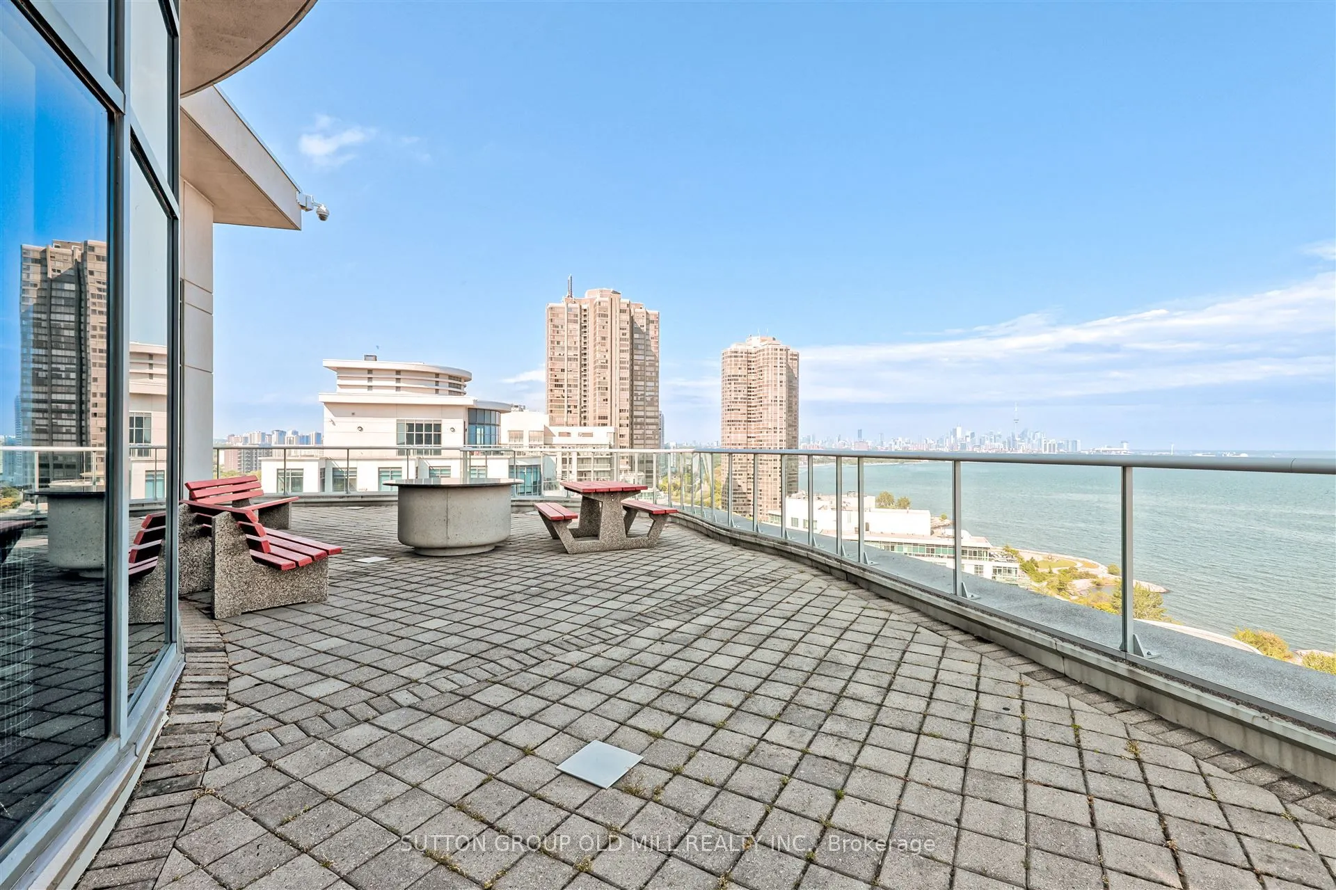 2087 Lake Shore Boulevard W, #305