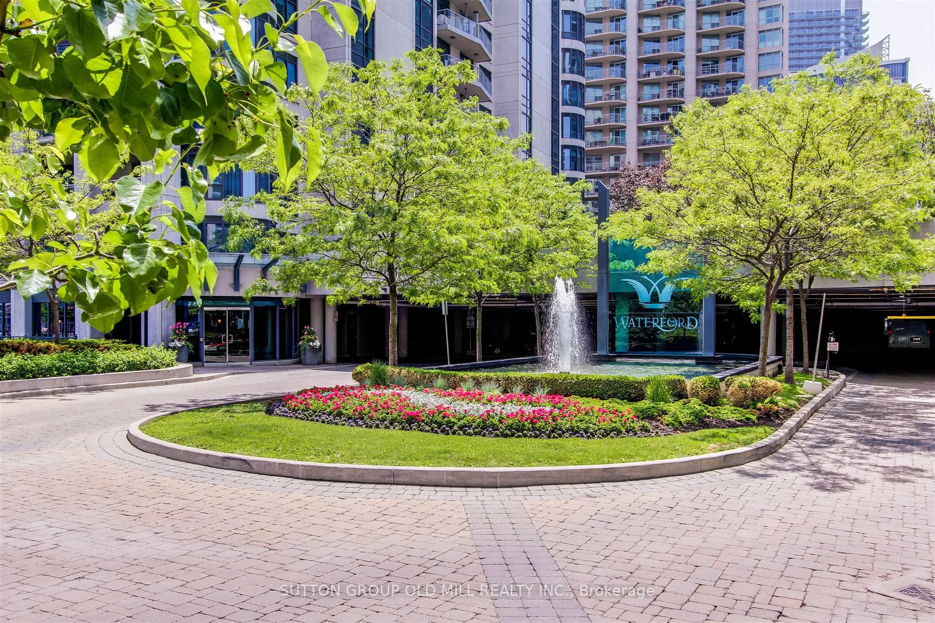 2087 Lake Shore Boulevard W, #305