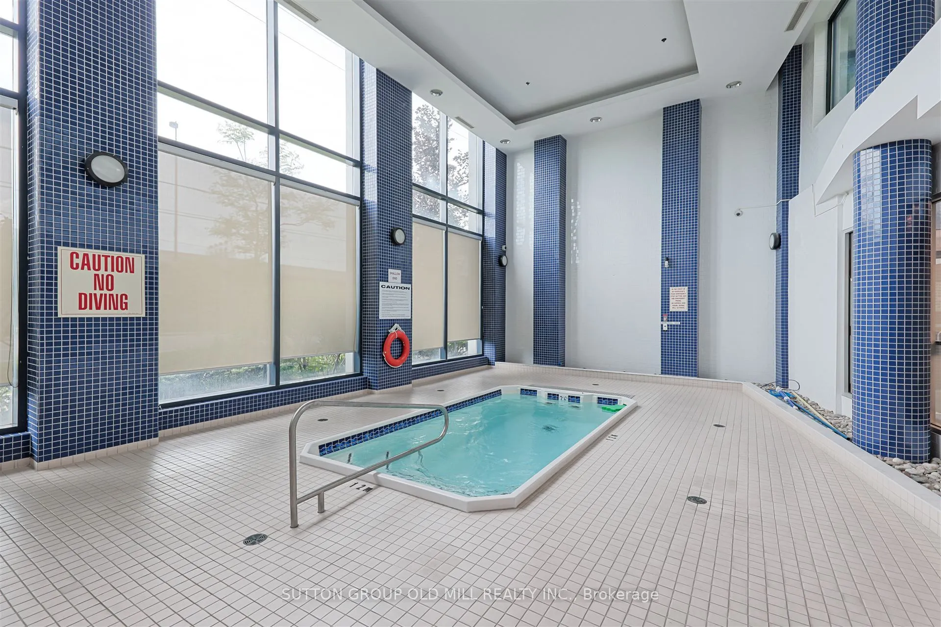 2087 Lake Shore Boulevard W, #305