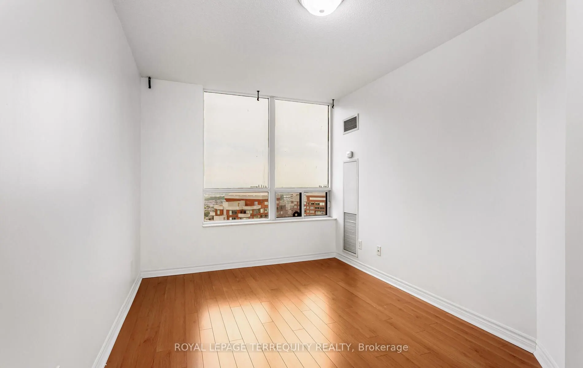 3888 Duke Of York Boulevard, #2828