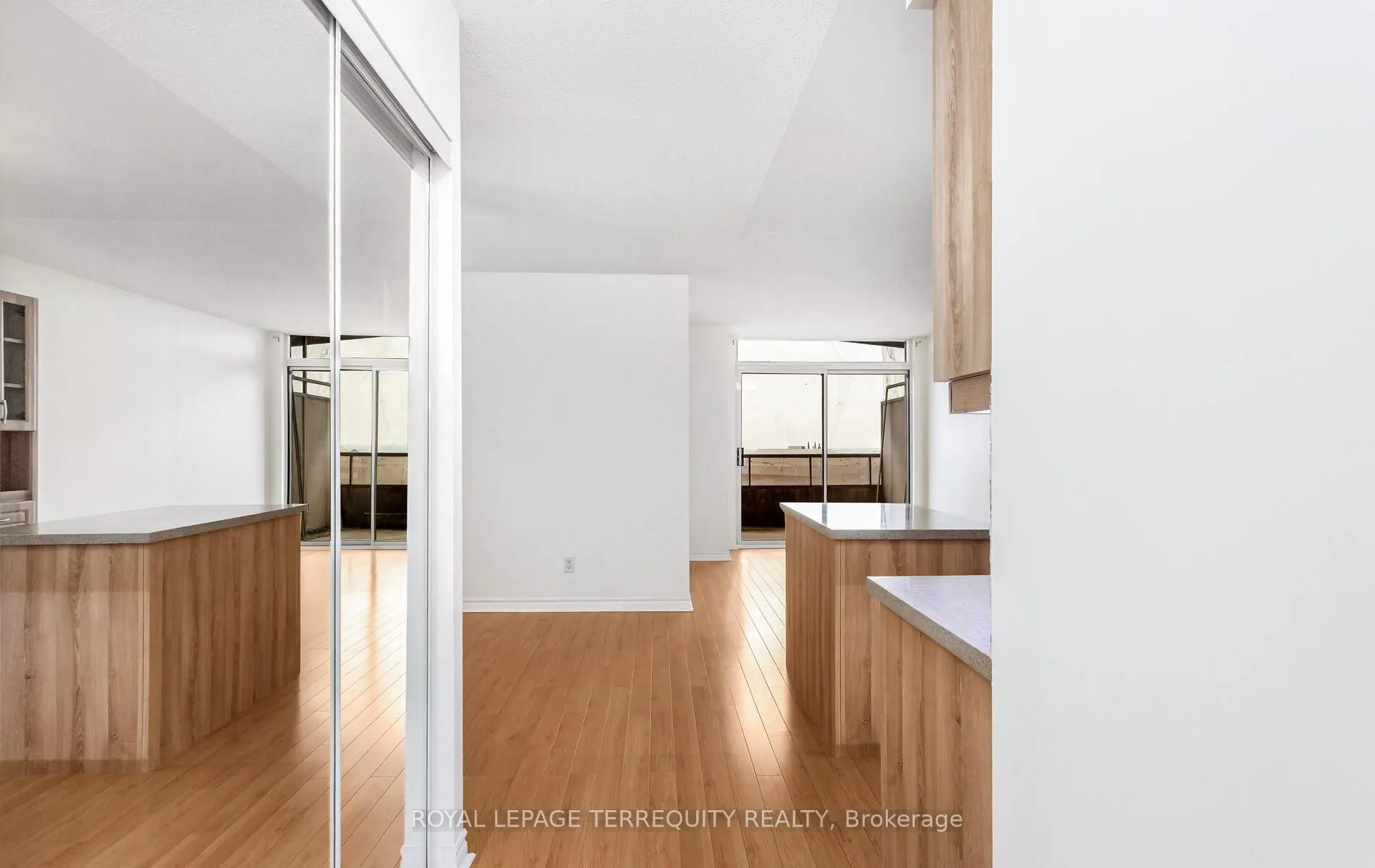 3888 Duke Of York Boulevard, #2828