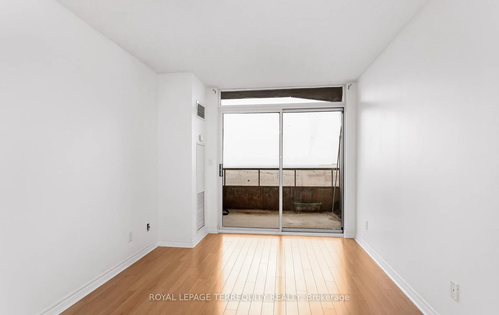 3888 Duke Of York Boulevard, #2828