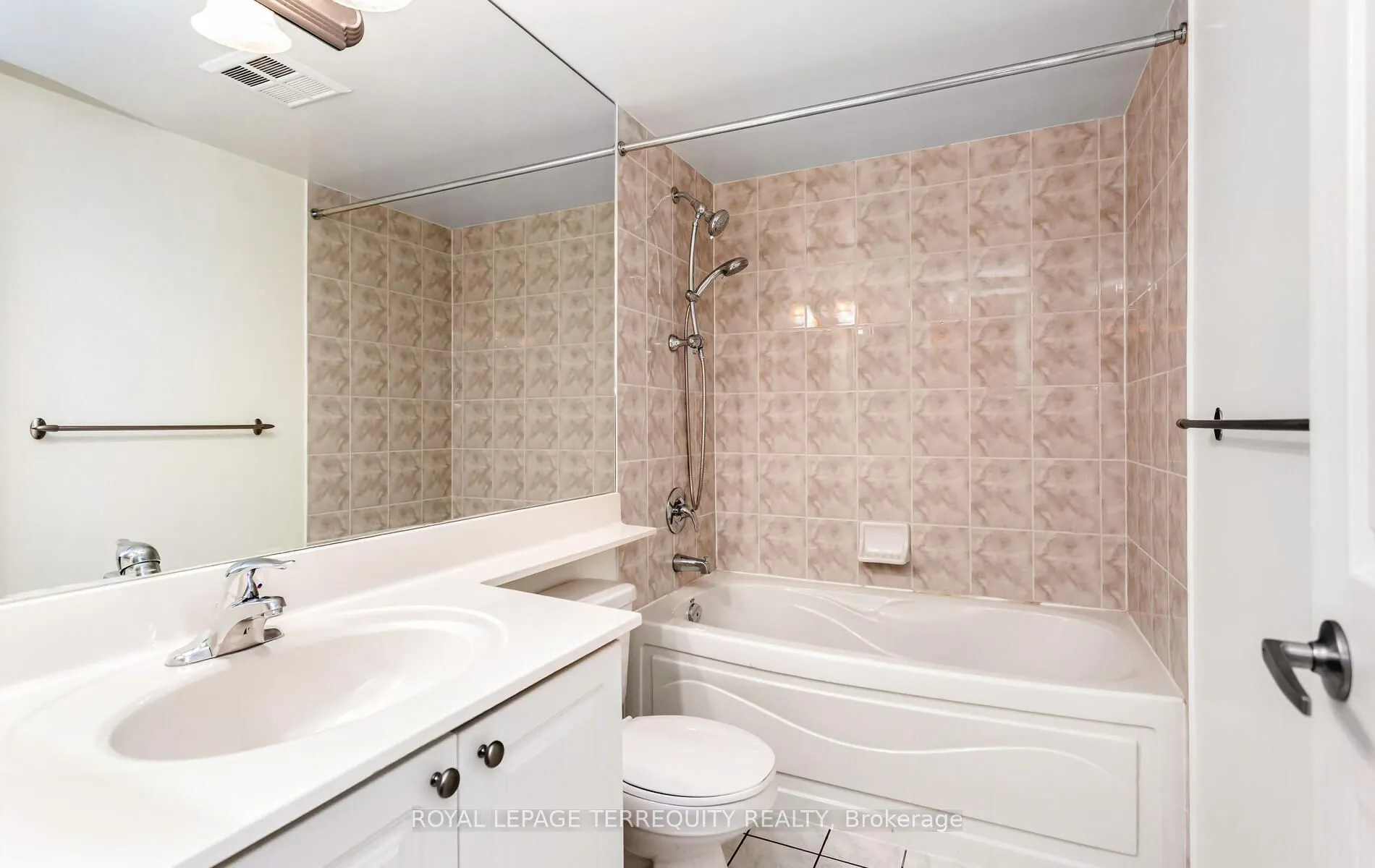 3888 Duke Of York Boulevard, #2828