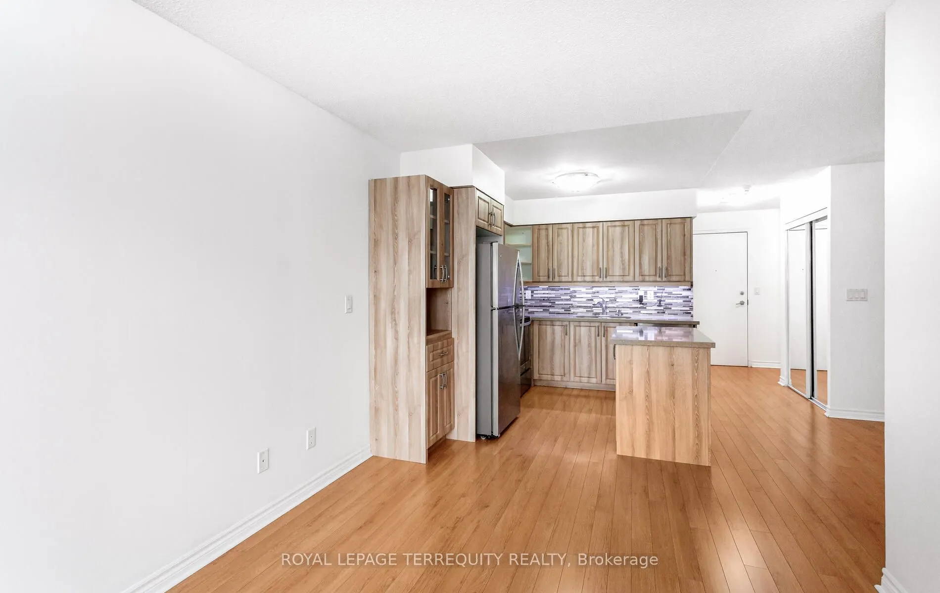 3888 Duke Of York Boulevard, #2828