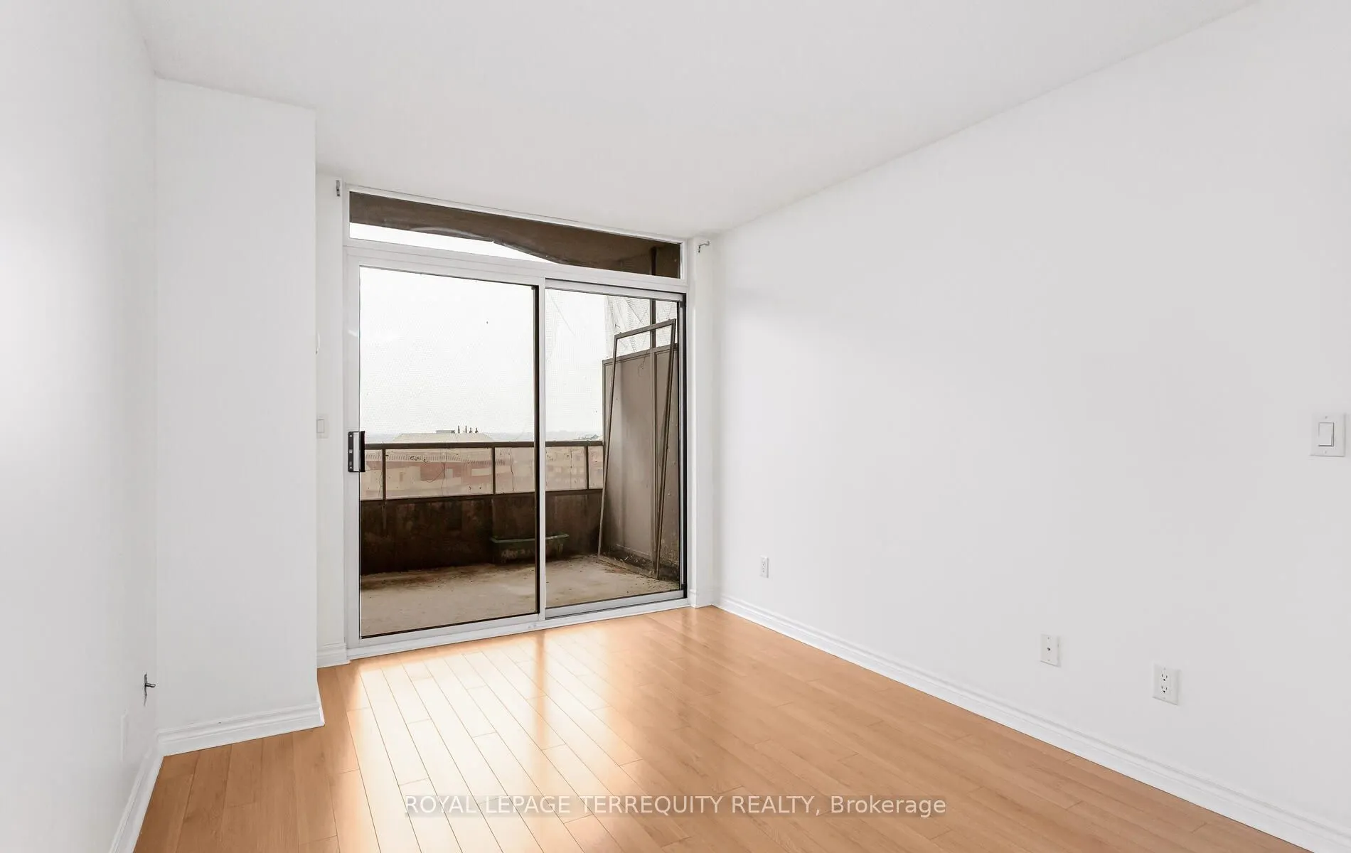 3888 Duke Of York Boulevard, #2828