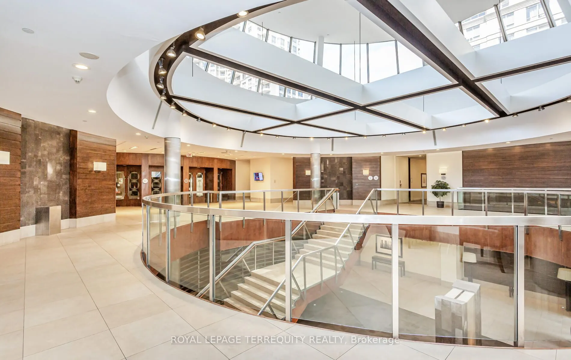 3888 Duke Of York Boulevard, #2828