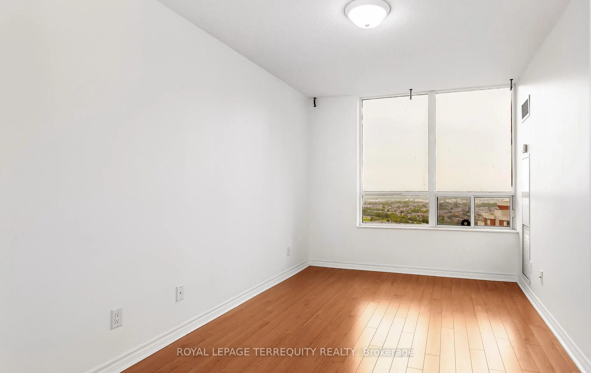 3888 Duke Of York Boulevard, #2828