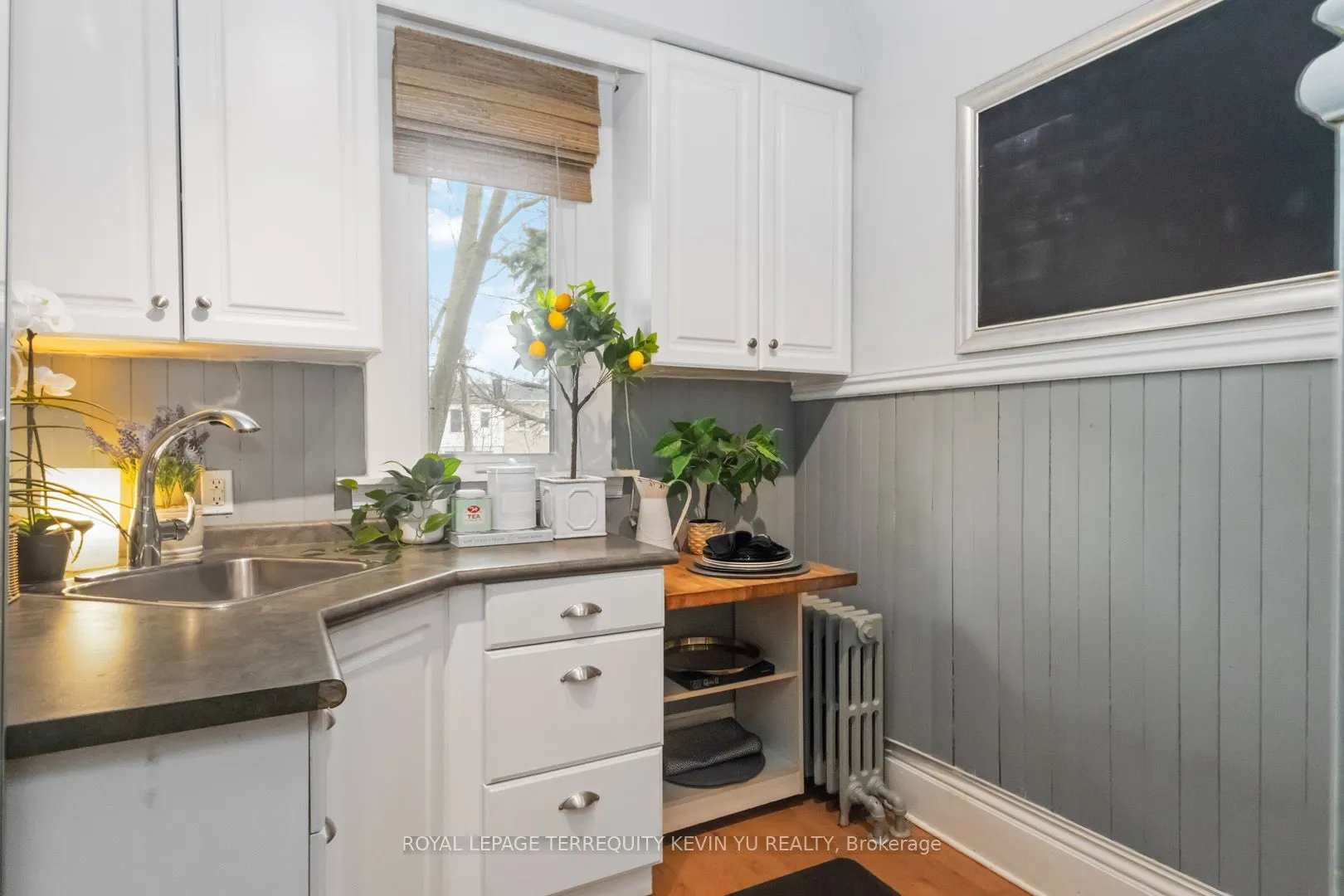 23 Kenneth Avenue