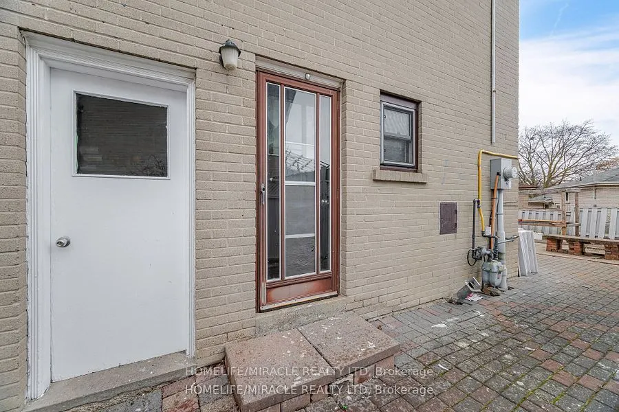 345 Silverstone Drive