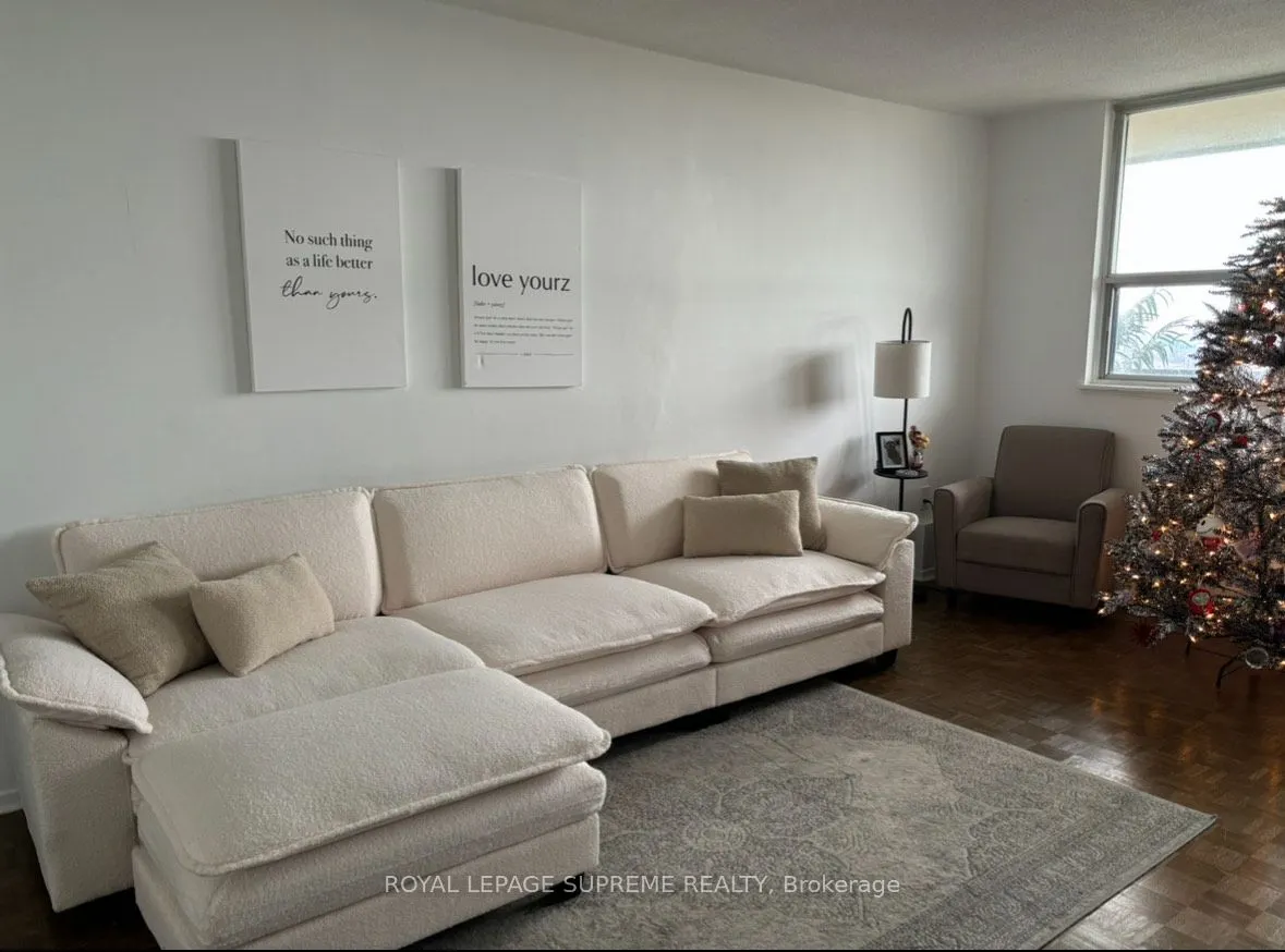 541 Blackthorn Avenue, #1514