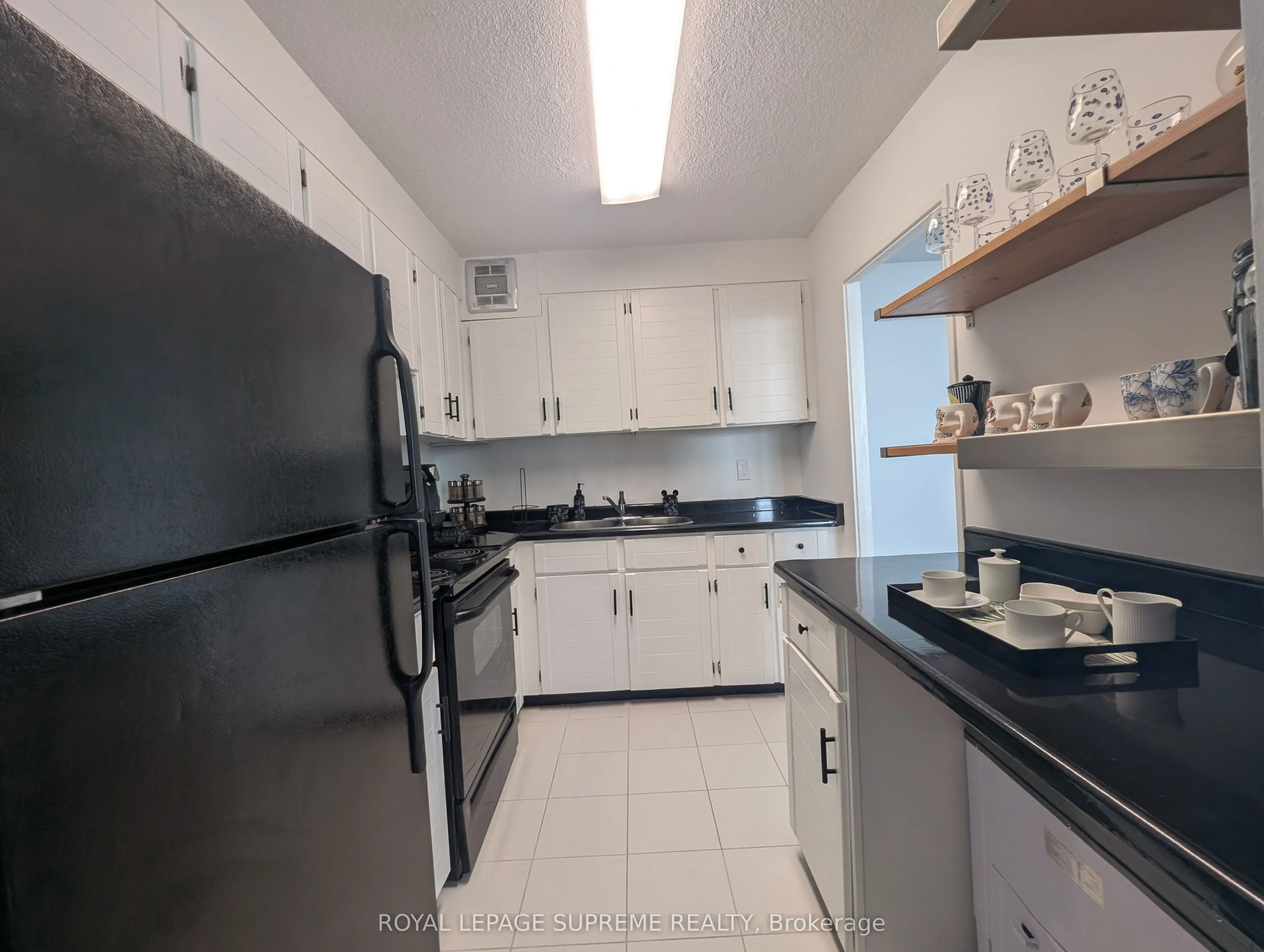 541 Blackthorn Avenue, #1514