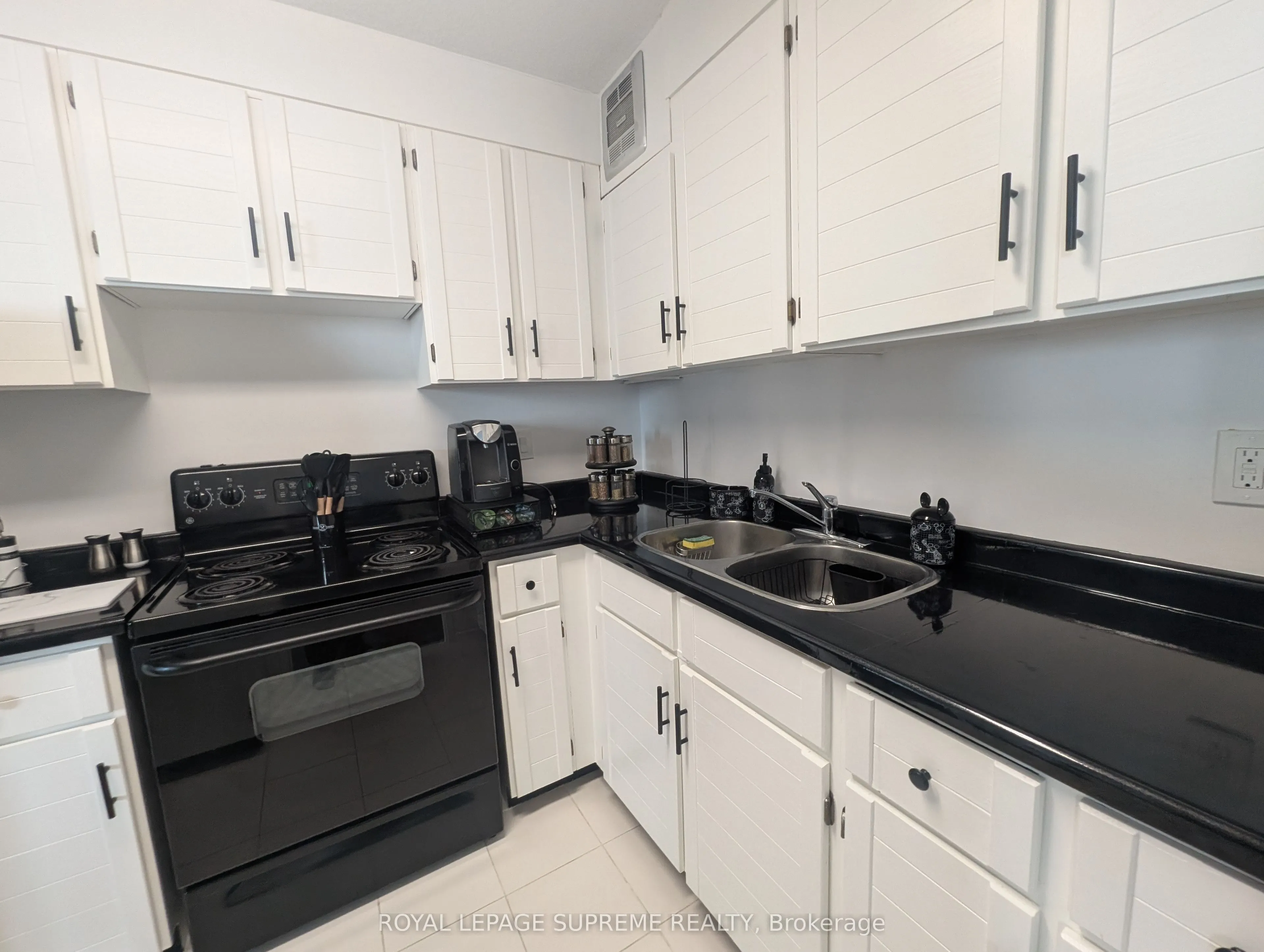 541 Blackthorn Avenue, #1514