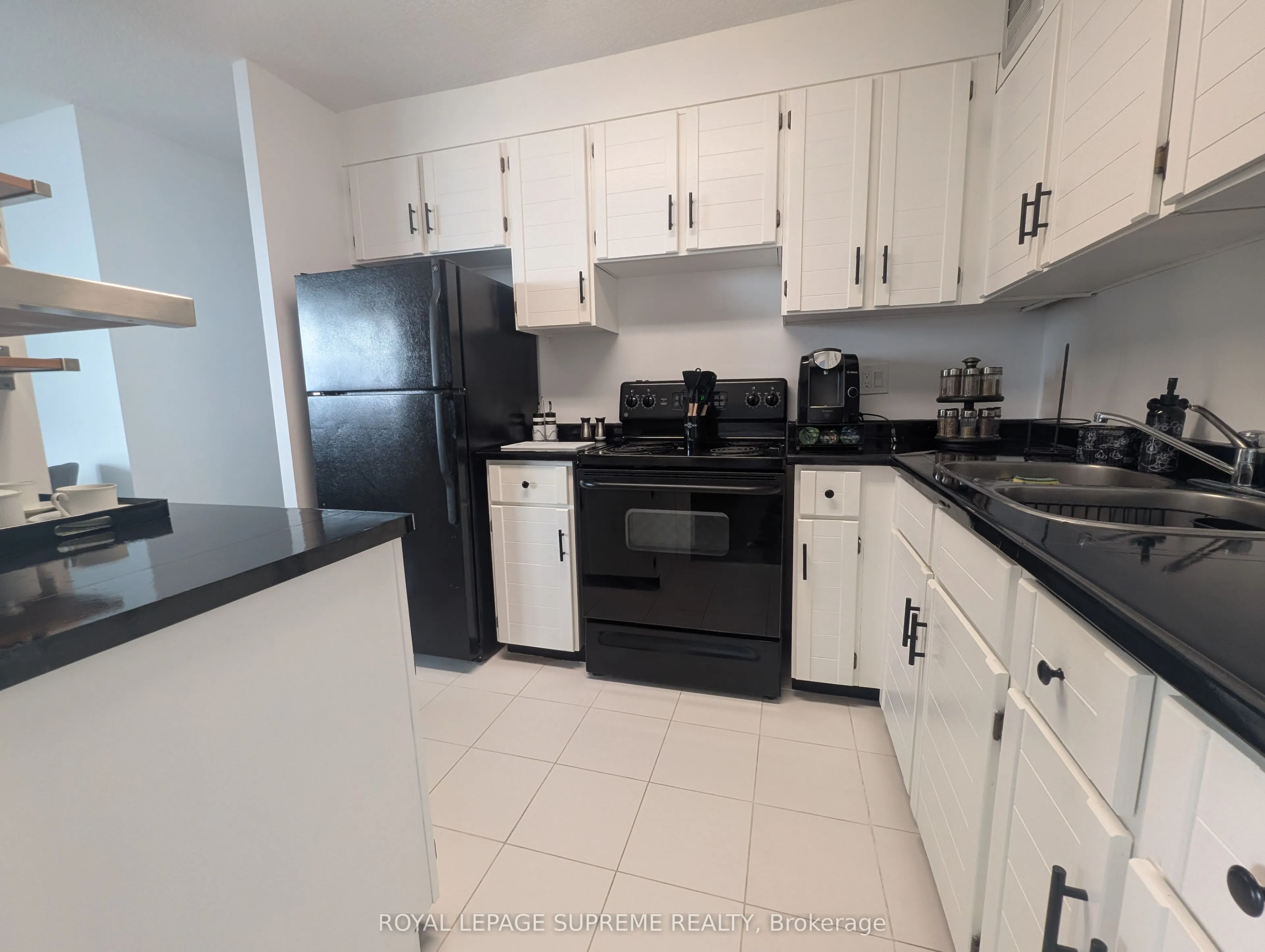 541 Blackthorn Avenue, #1514