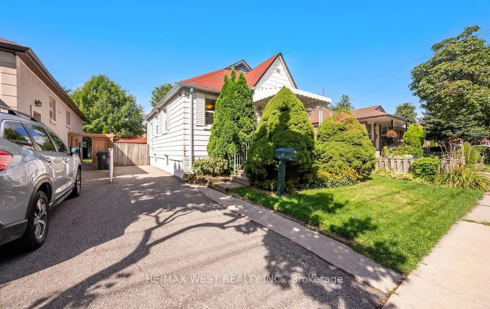 6 Robindale Avenue