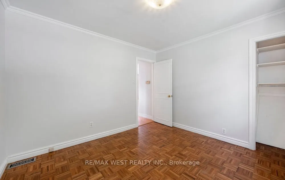 6 Robindale Avenue