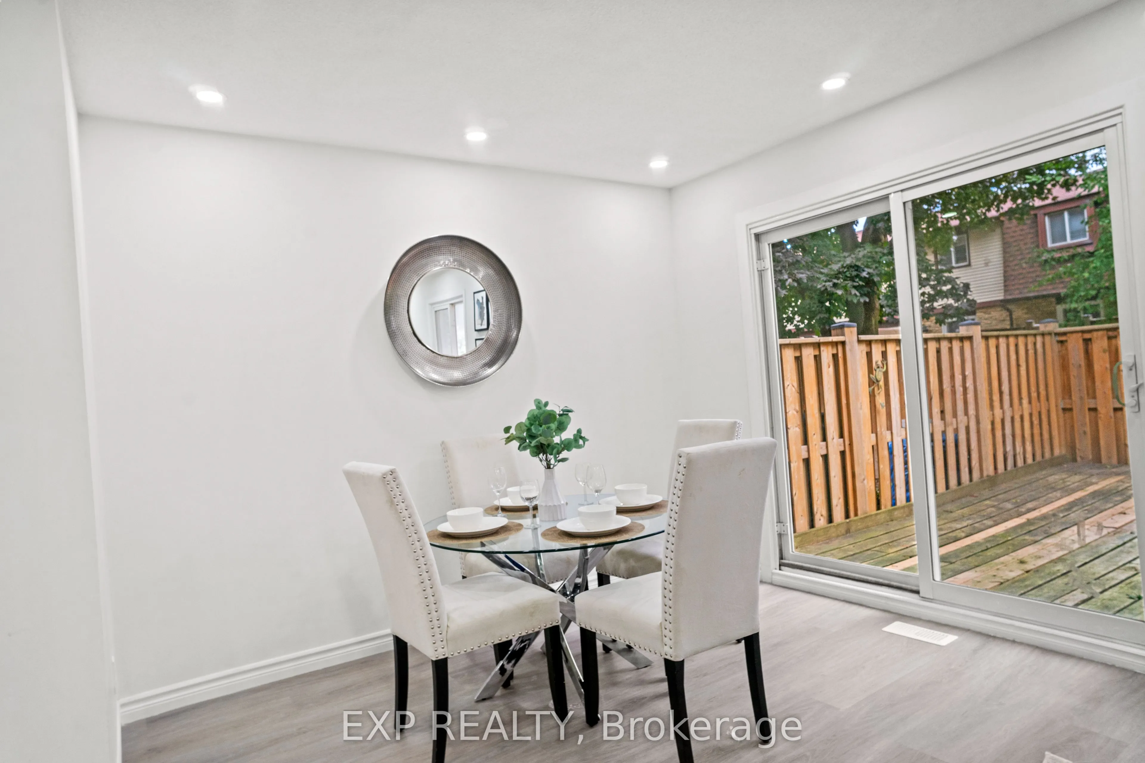 45 Hansen Road N, #122