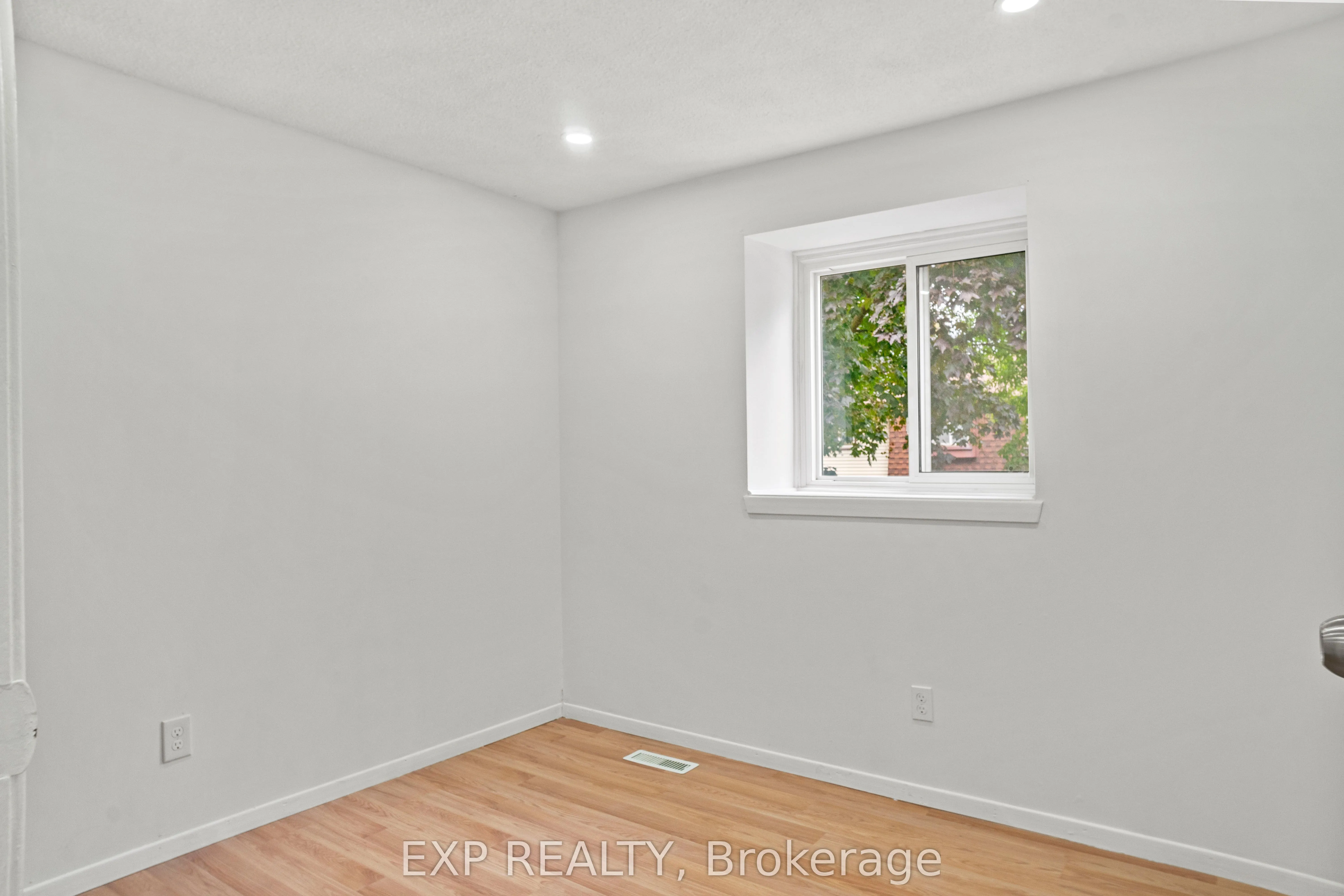 45 Hansen Road N, #122