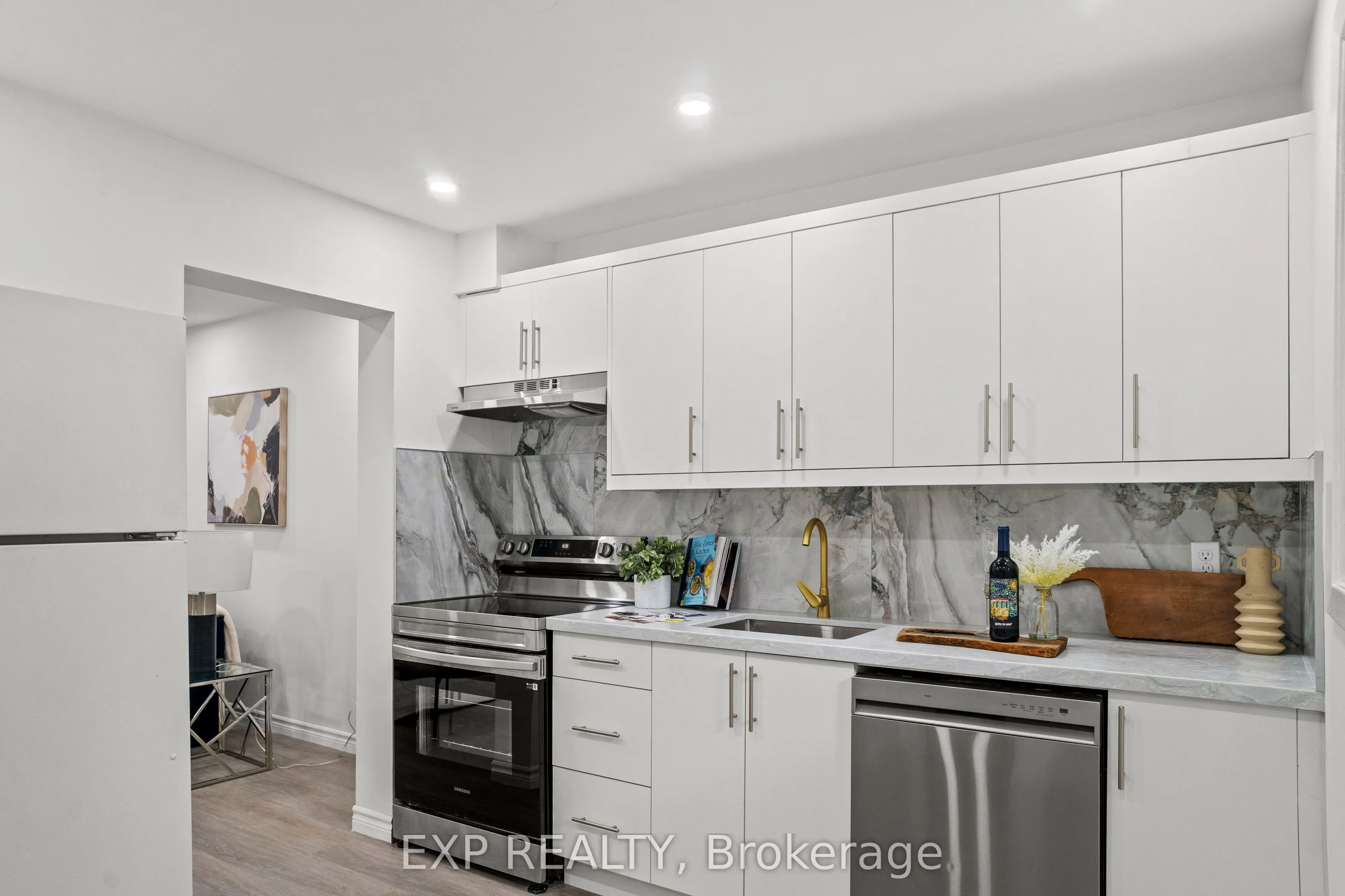 45 Hansen Road N, #122