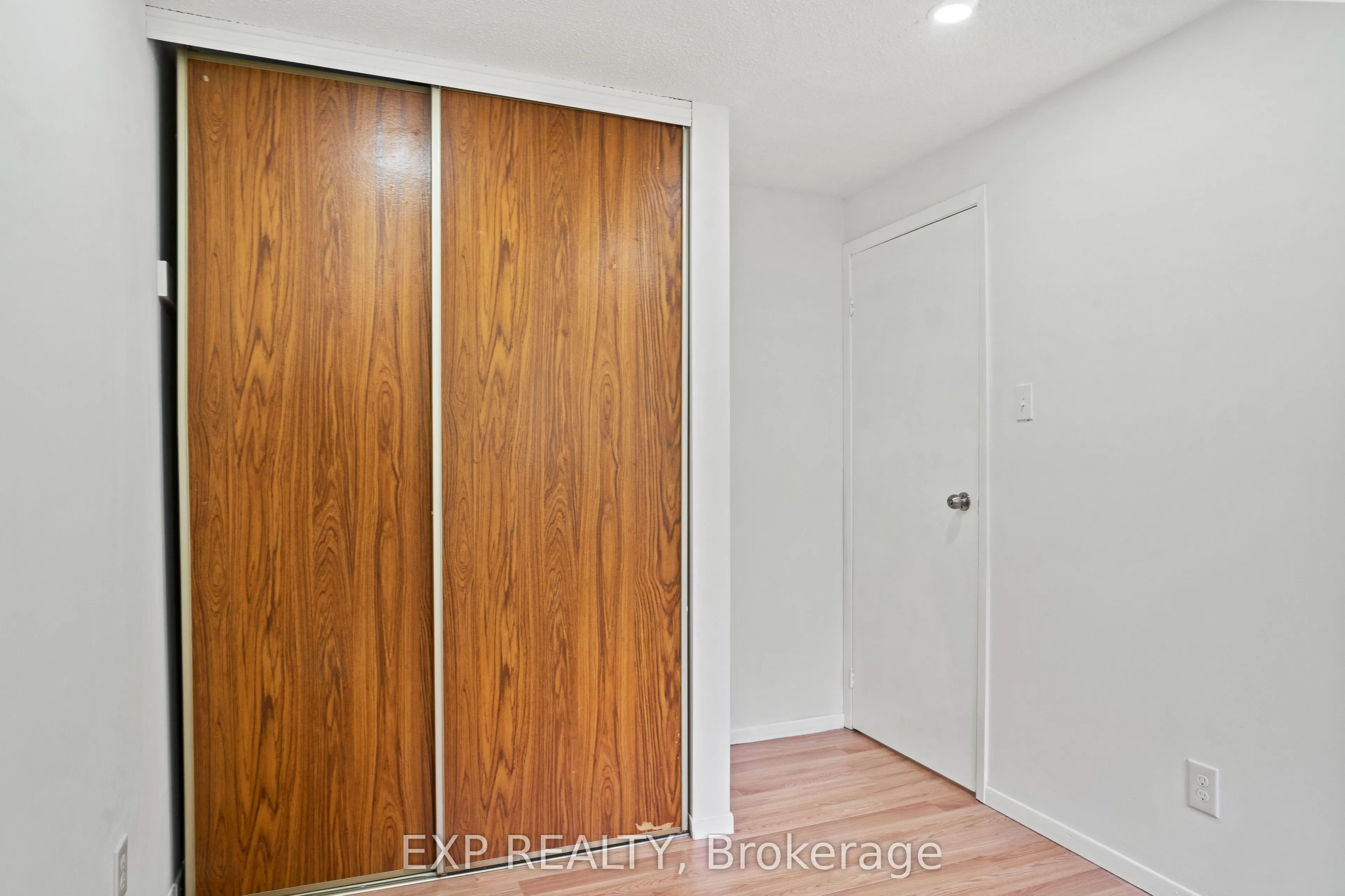 45 Hansen Road N, #122